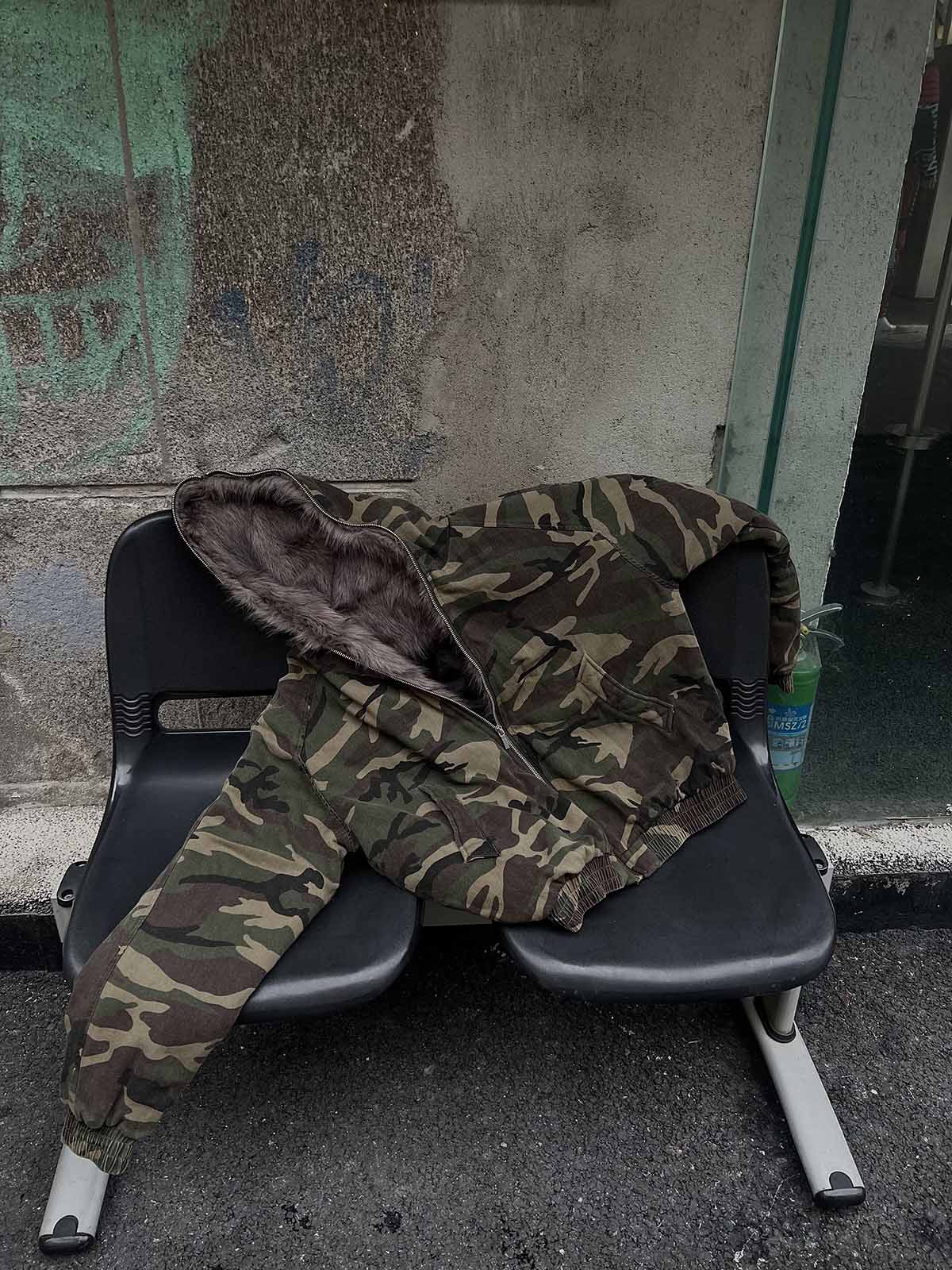 Luxantis™: Veste matelassée à capuche et col en fourrure camouflage